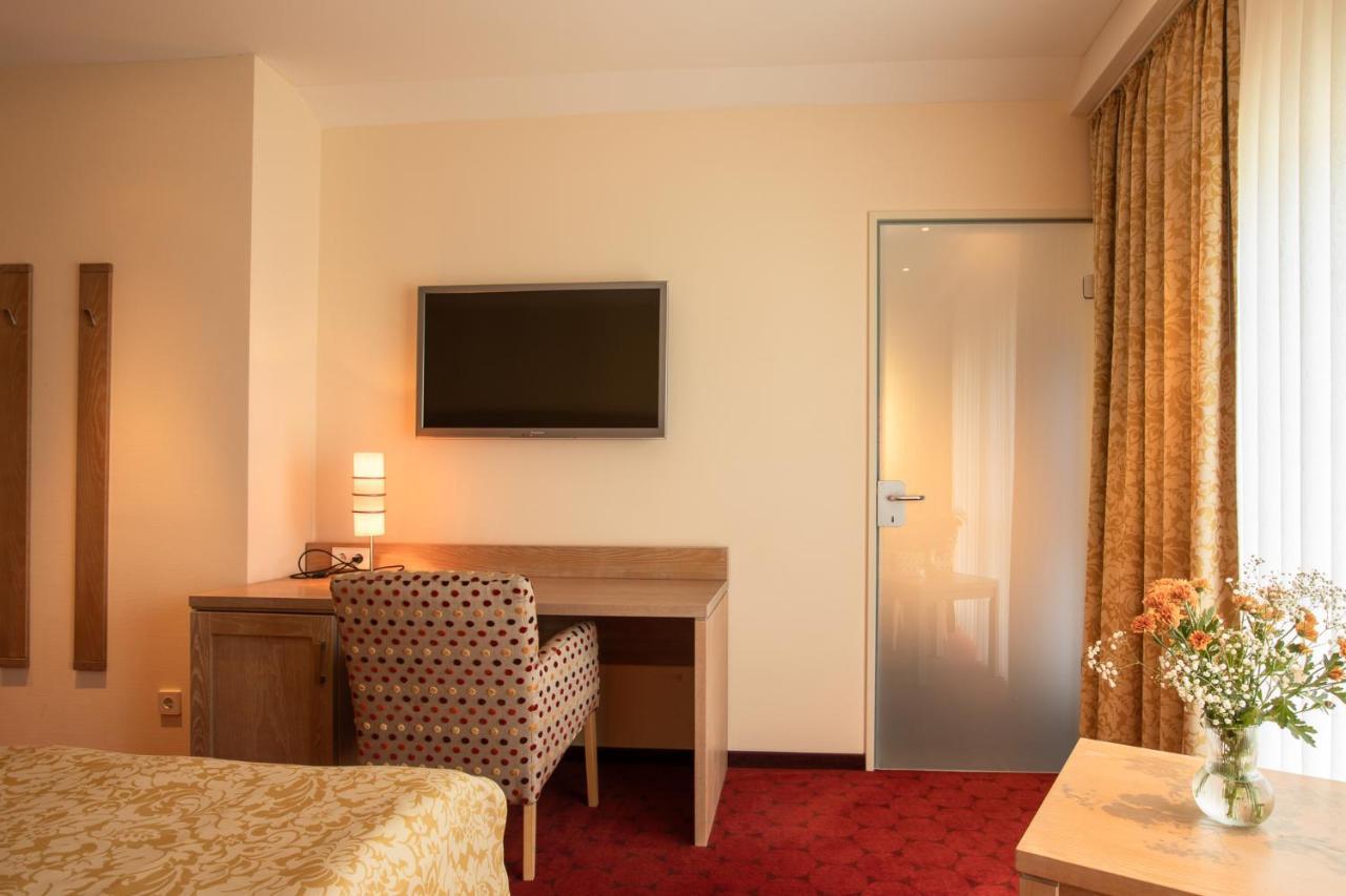 Hotel Waldesrand แฮร์ฟอร์ด ภายนอก รูปภาพ