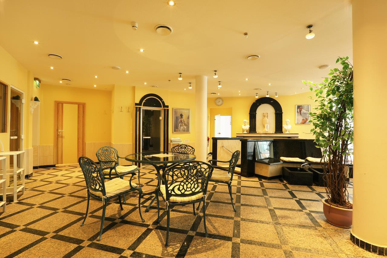 Hotel Waldesrand แฮร์ฟอร์ด ภายนอก รูปภาพ